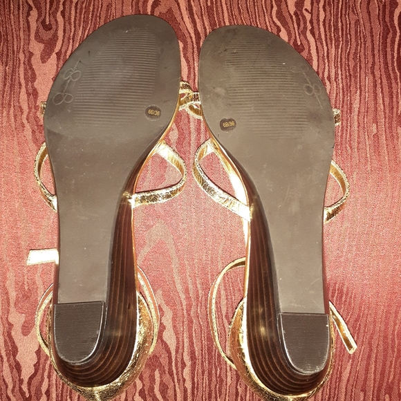 JESSICA SIMPSON GOLD TONE SANDALS WOMEN'S SIZE 6B/36 - Picture 6 of 6